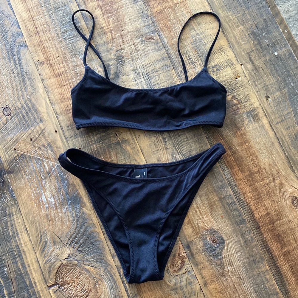 NWOT Triangl MICA black bikini size small